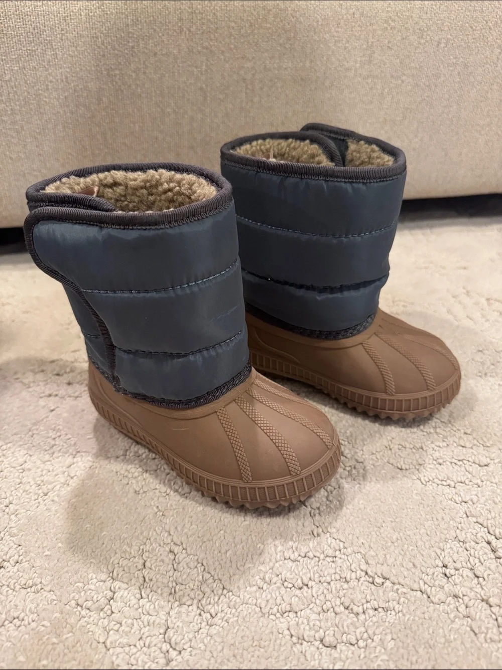 Old Navy Kids Winter Snow Boots in Brown and Navy